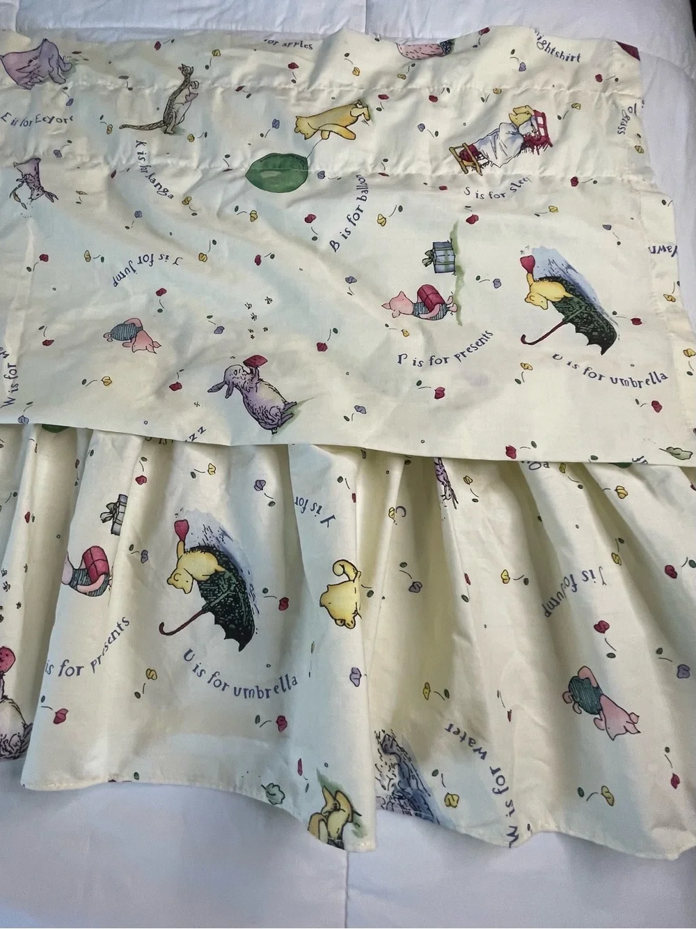 VTG 1997 Red Calliope Classic Winnie the Pooh ABC Balloon Ruffle Valance 80x21